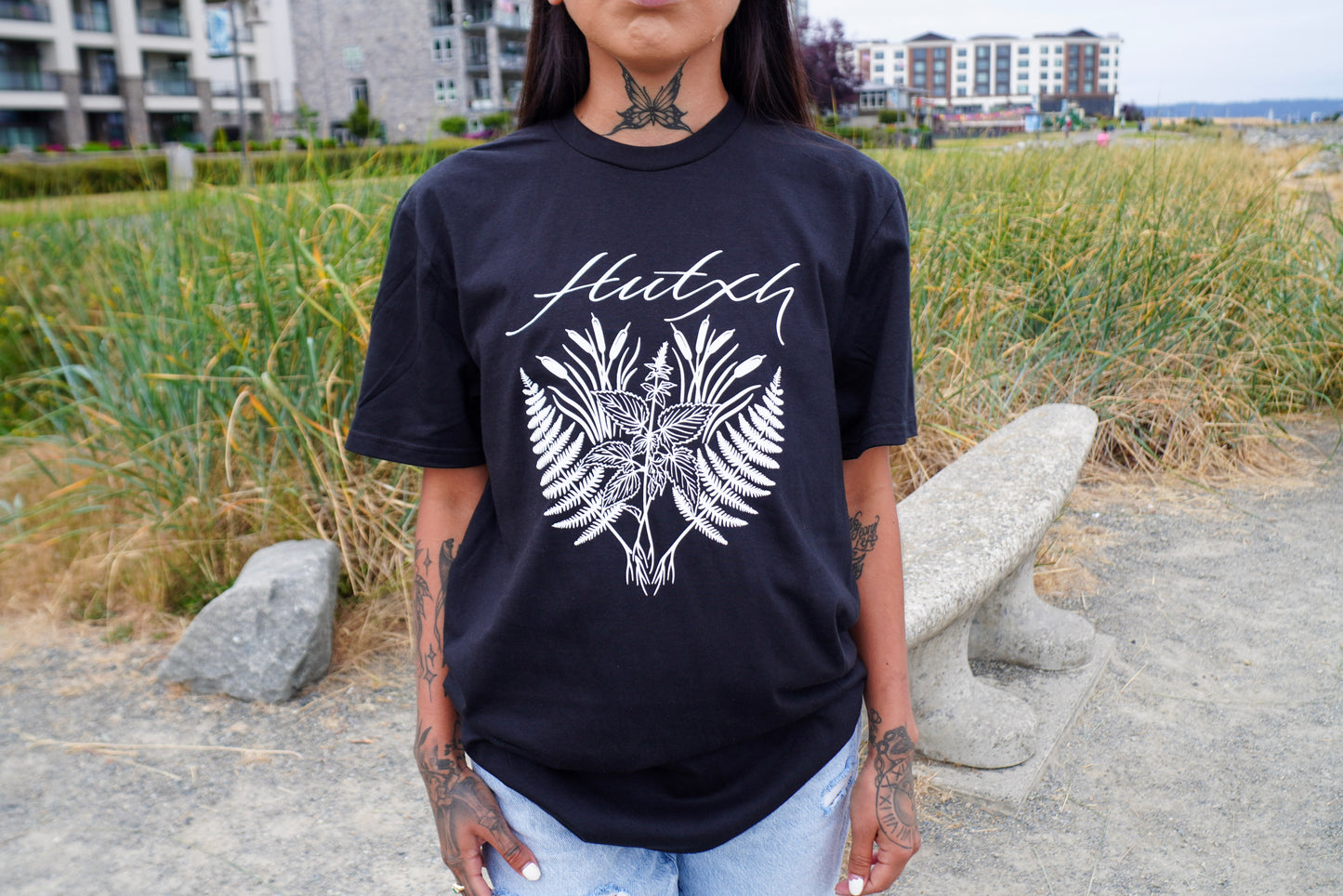BLACK PLANT TEE